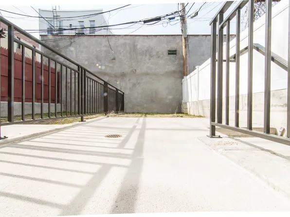 689 Leonard Street image 7 of 24