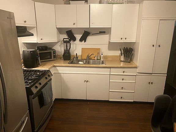 2nd image of 3647 N Brentwood Ave