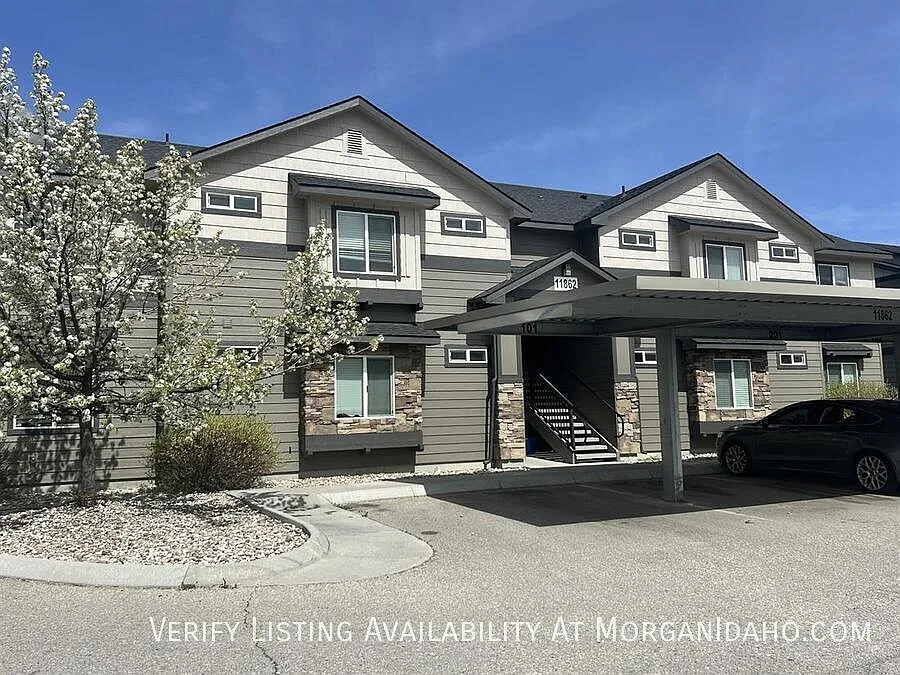 11862 W Fairview Ave #102