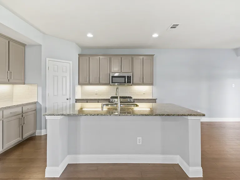 4424 Overbrook Dr — Photo 13