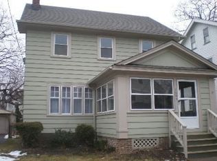 1605 Lauderdale Ave, Lakewood, OH 44107