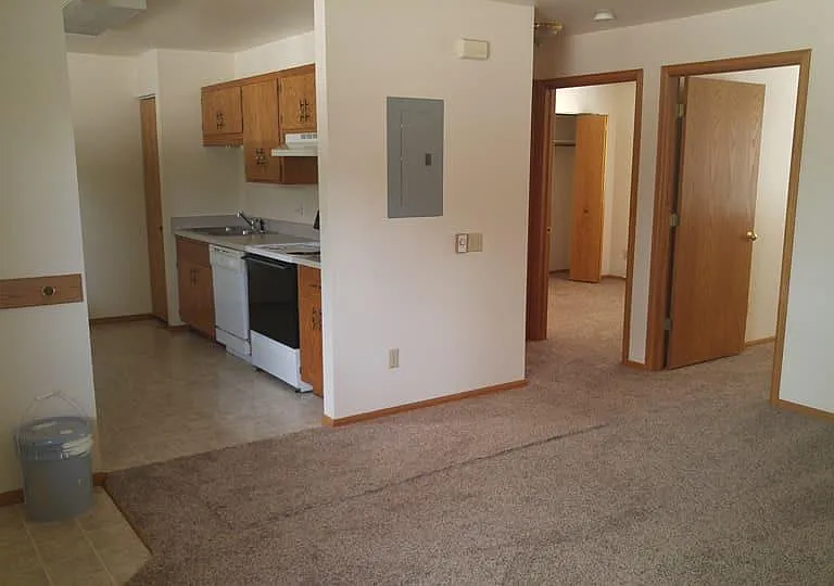 437 S 22nd St — Photo 3