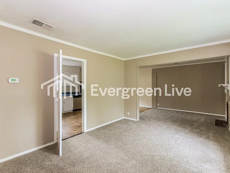 1919 Williams Dr — Photo 5