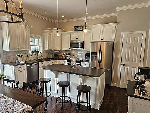 5th image of 203 Campbell Hill Dr