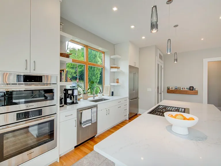 328 Mulberry St — Photo 5