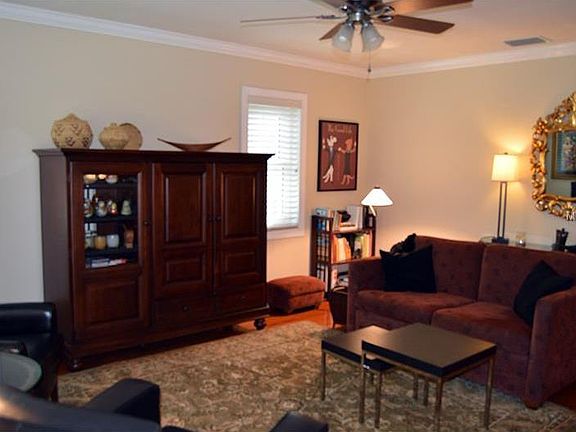 2nd image of 504 Suwanee Cir