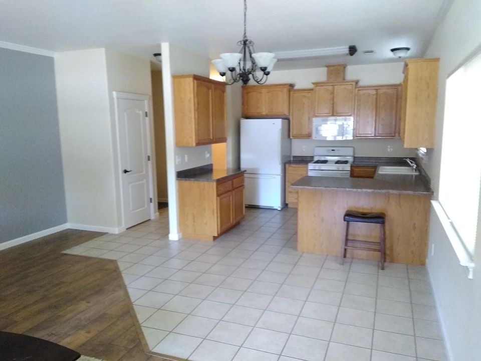 2nd image of 542 Crittenden St