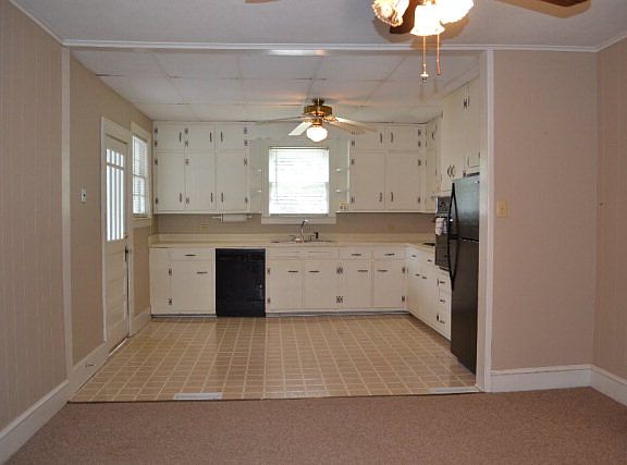 4th image of 3940 Westover Dr