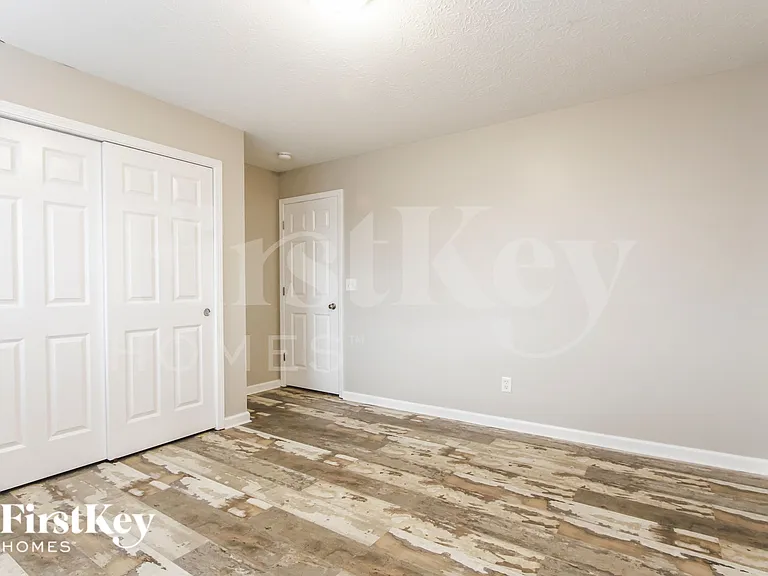 1526 Old Thicket Ct — Photo 13