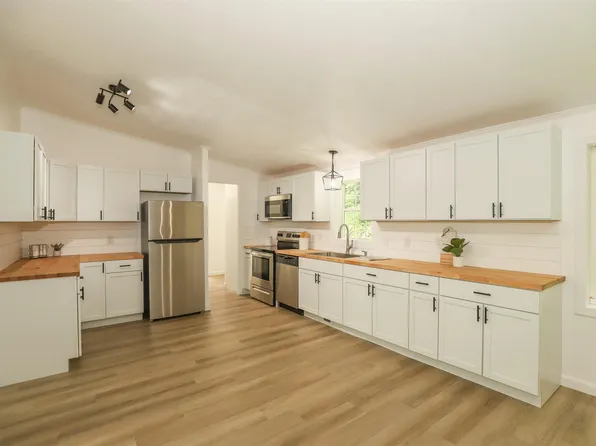 676 2nd NH Turnpike, Claremont, NH 03743