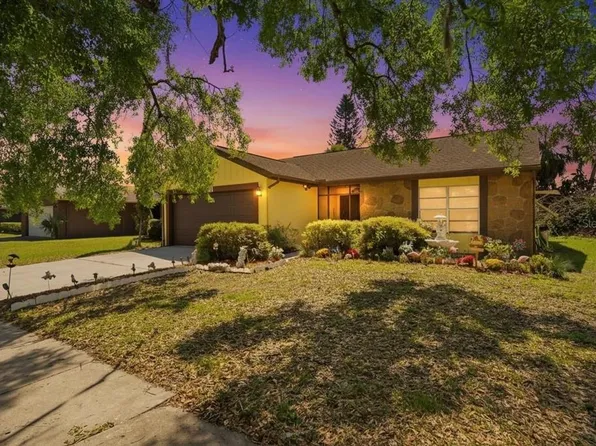 7418 Riverbank Dr, New Port Richey, FL 34655