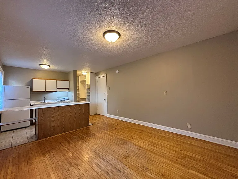 535 Asbury — Photo 9