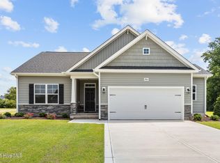 2901 Tucker Hill Dr, Grimesland, NC 27837