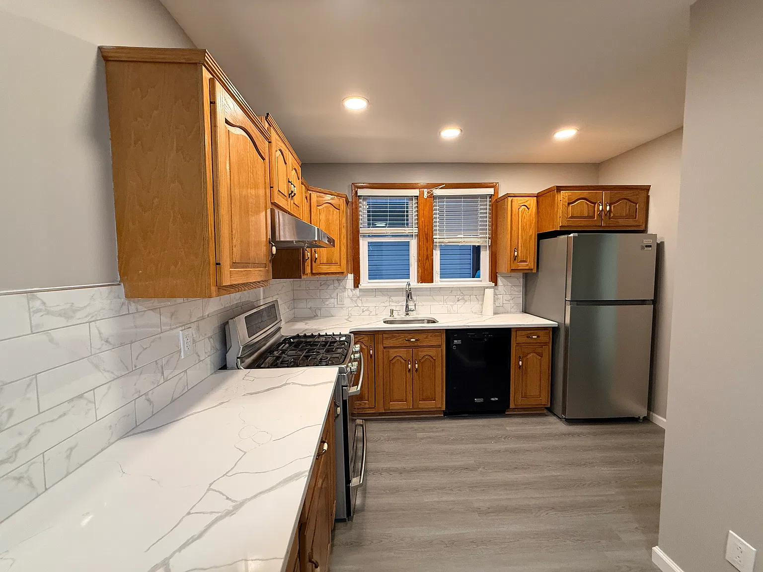 3 bed, $3,200 — Photo 2