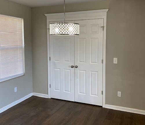 4th image of 4015 Woodbury Pike