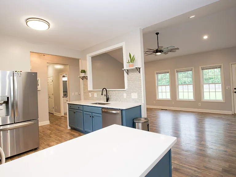 102 Willow Creek Ln — Photo 13