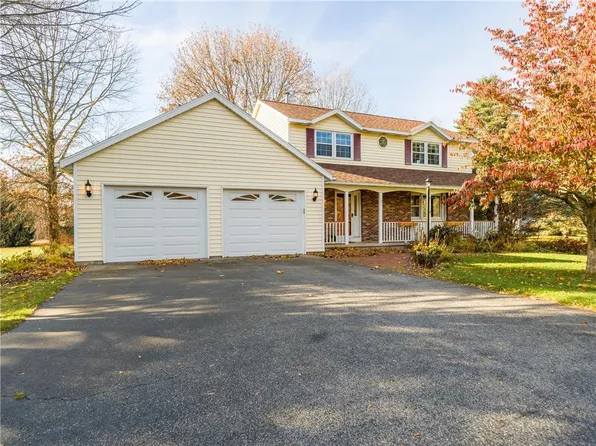 7 Osage Trl, Spencerport, NY 14559