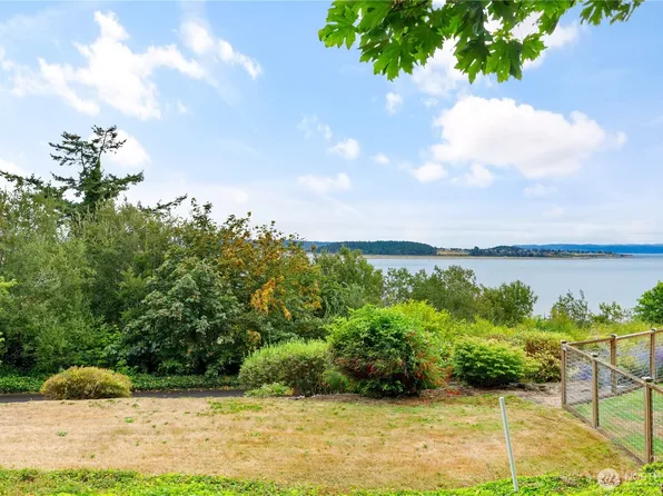 2431 SW Pete's Lane, Oak Harbor, WA 98277