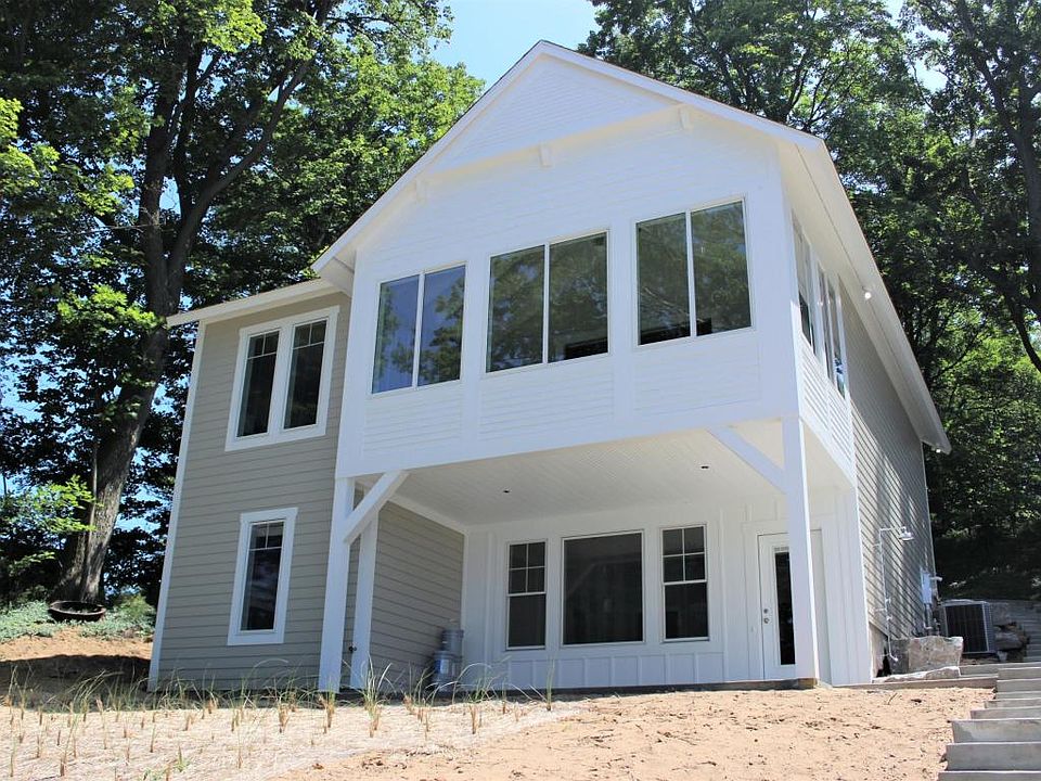 1st image of 429 Crest Dr