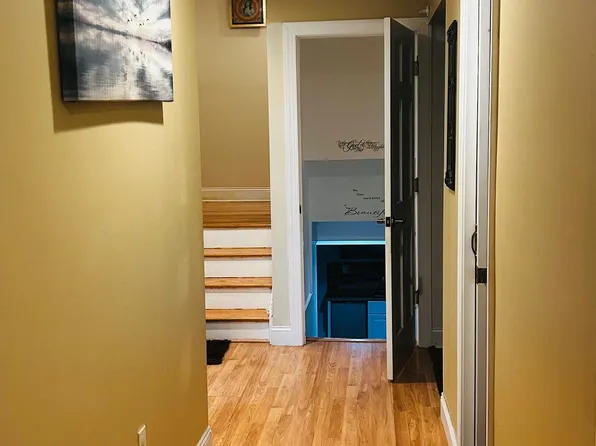 12 Vincent Ave, Kendall Park, NJ 08824