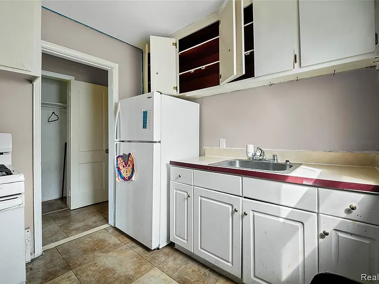 4049 Williams St — Photo 10