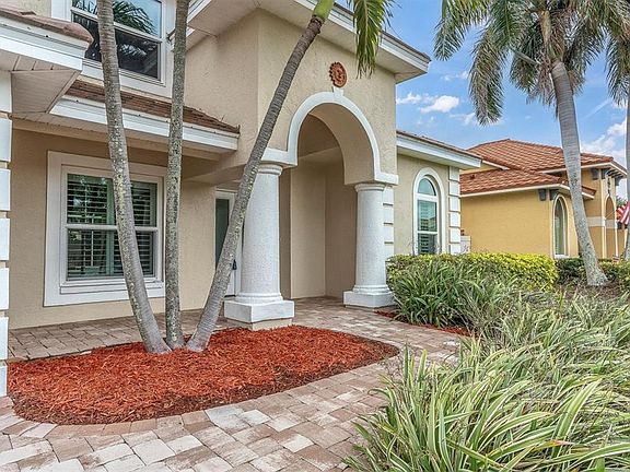 3rd image of 906 Landmark Cir S