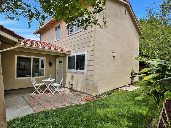 3rd image of 1566 Roberts Ave