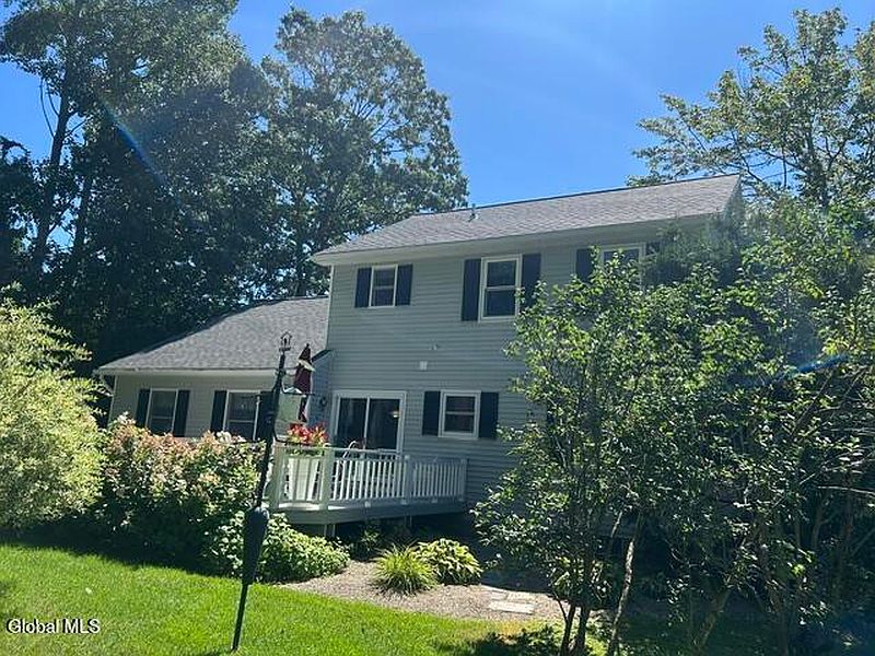 5th image of 33 Maple Drive