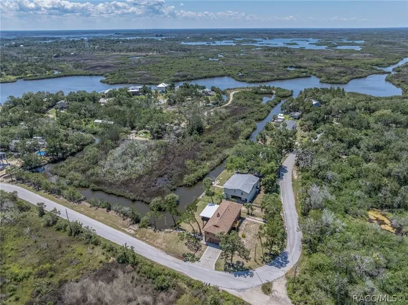 1517 S Fishcreek Point, Crystal River, FL 34429