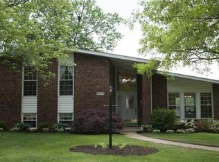9001 Laurel Crest Dr, Saint Louis, MO