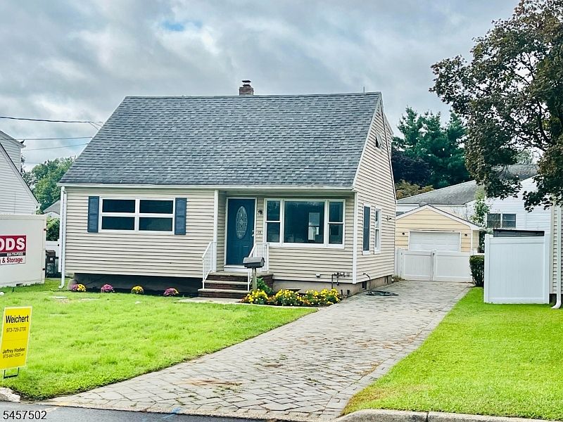 1st image of 13 Windbeam Rd