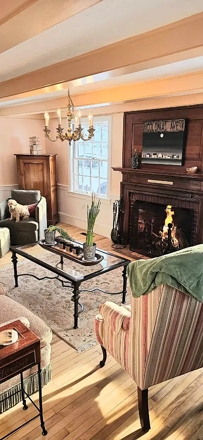 3 bed, 2371 sqft, $3,995 — Photo 3