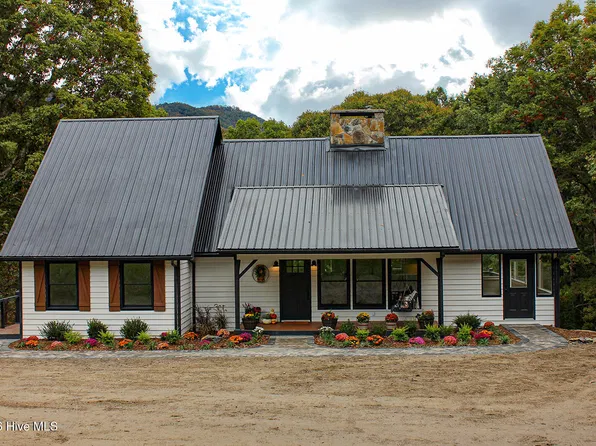 121 Wolfcreek Road, Murphy, NC 28906