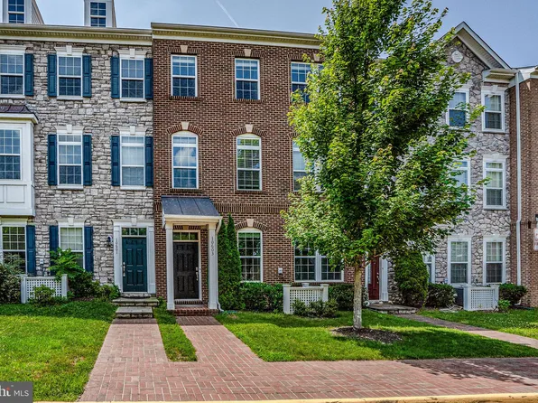 10603 Legacy Ln, Fairfax, VA 22030