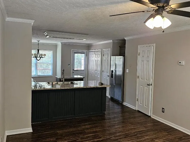 Woody Dr — Photo 16