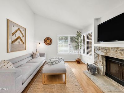 769 Birchpark Cir APT 203, Thousand Oaks, CA, 91360