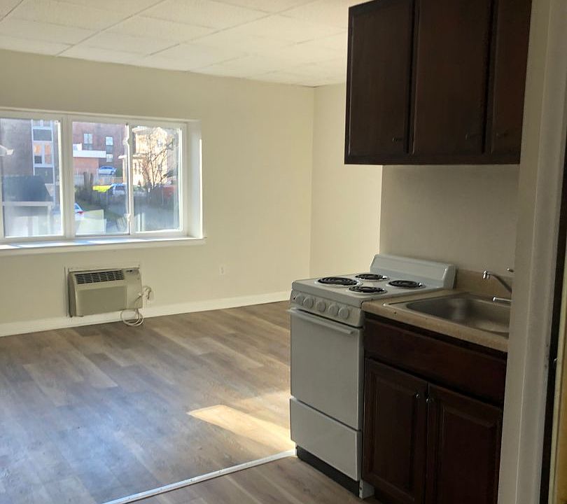 60 Court Street 60 Court St New Britain CT Zillow