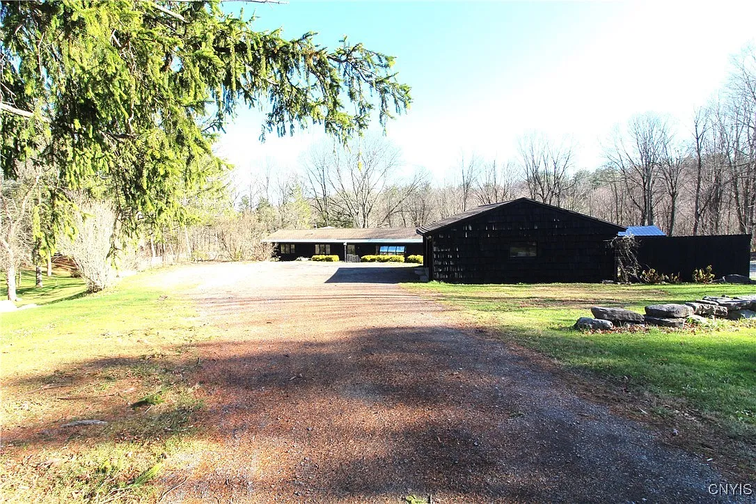 4460 Watervale Rd photo 1