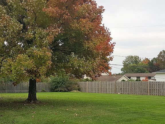 3rd image of 25064 Maidstone Ln