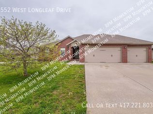 5552 W Longleaf Dr, Springfield, MO 65802