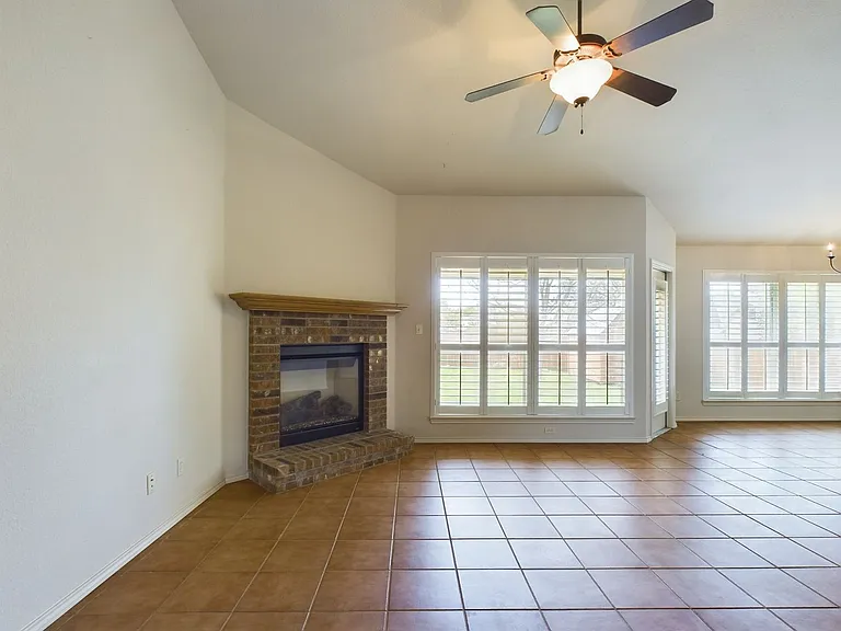 605 Paintbrush Hollow St — Photo 4