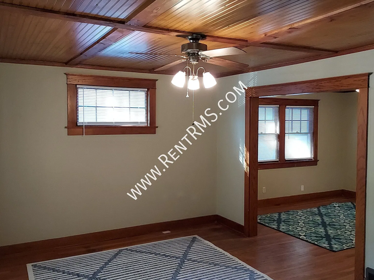2015 Sw Buchanan St - 3 Bed/1.5 Bath — Photo 2