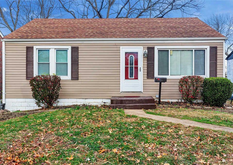 1st image of 320 Coppinger Dr