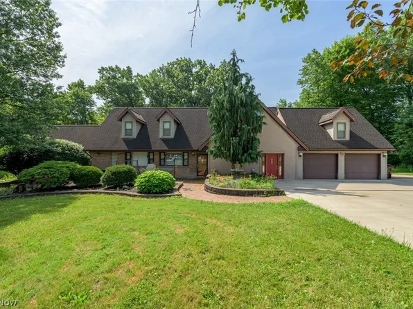 242 Elvira Ct, Mc Donald, OH 44437