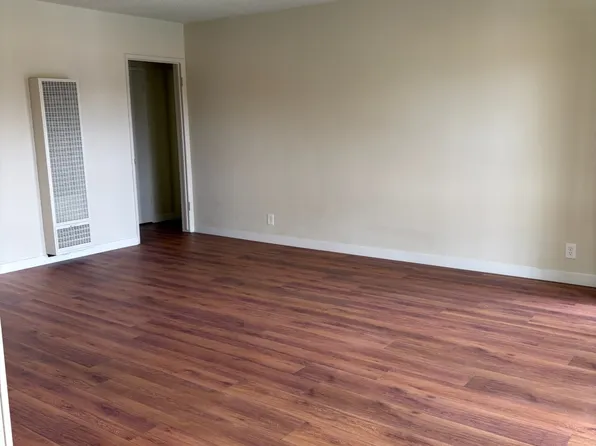 12415 Weddington St APT 19, Valley Village, CA 91607