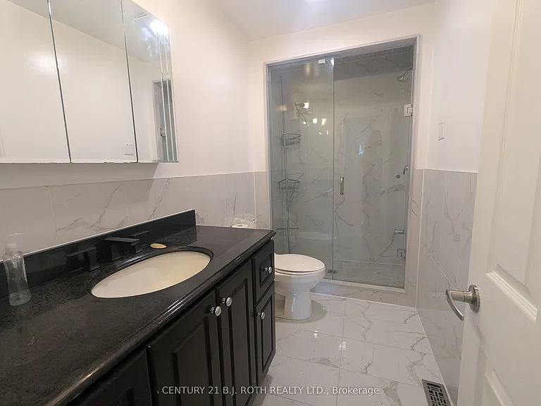 756 Hastings Ave — Photo 7