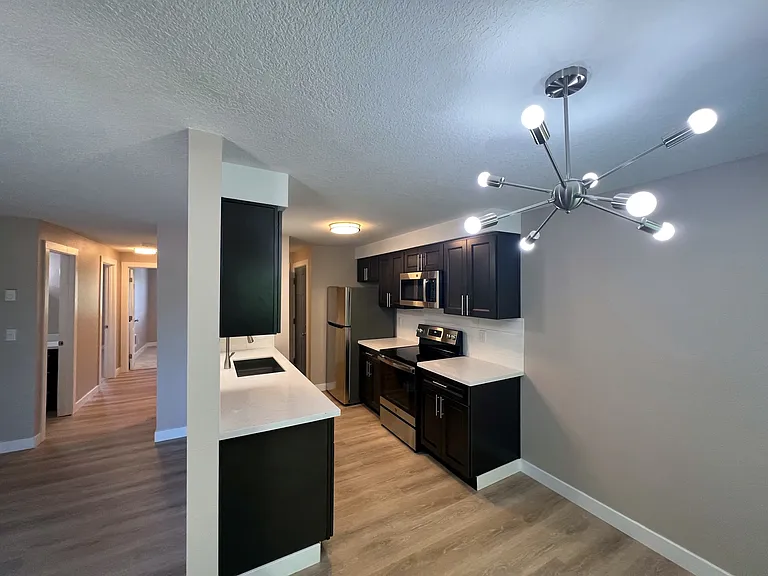 706 Browning Ave S #6 — Photo 4