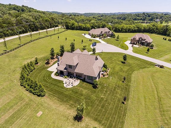 5th image of 4620 Nadine Ln