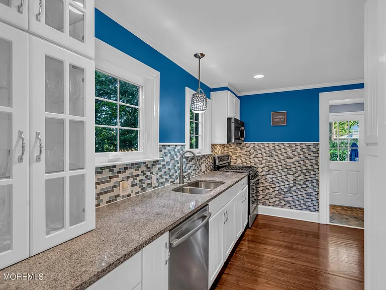1318 Locust Dr — Photo 16