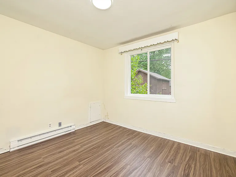 132 Burgess Ave — Photo 14